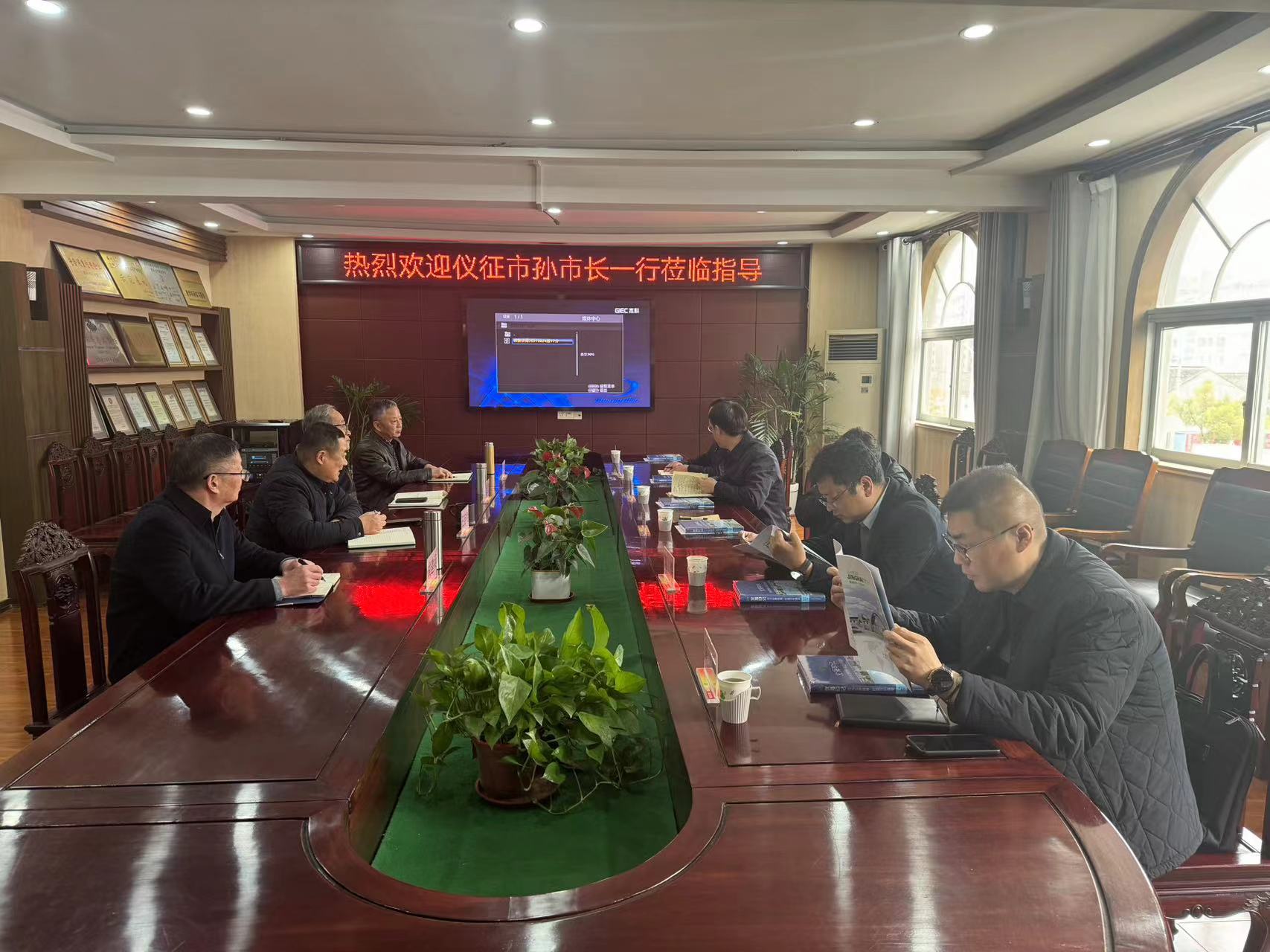 ����ͬ�Ĵٷ�չ ʵ�ɸ������³�--�����и��г�������һ�����Hjc gcgc08���ŷ�չר